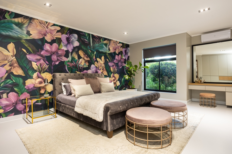 6 Bedroom Property for Sale in Winelands Western Cape